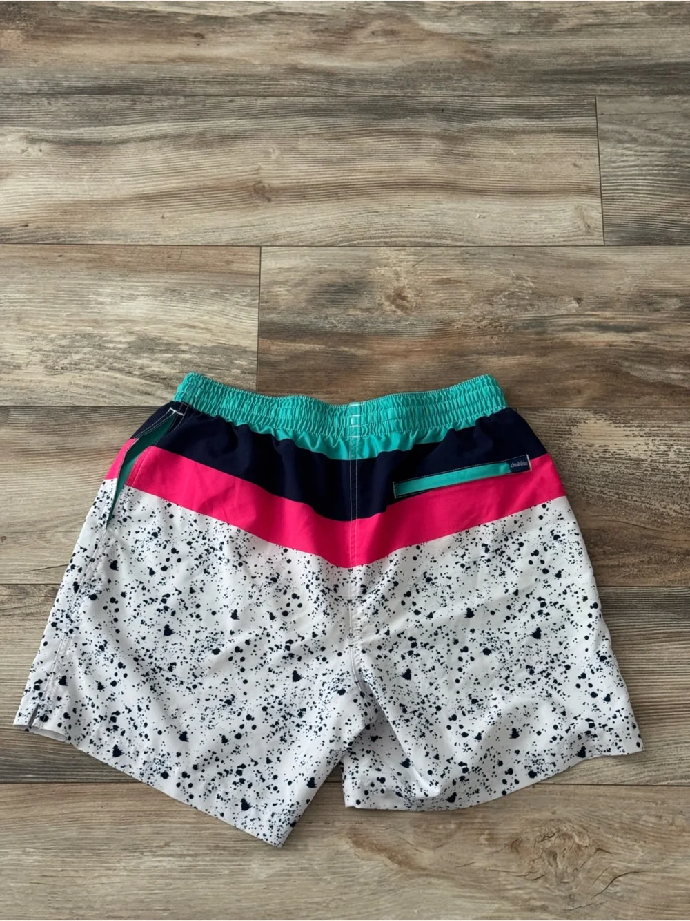 Chubbies The Aquatic Libations swim trunks size large Pink Blue Green